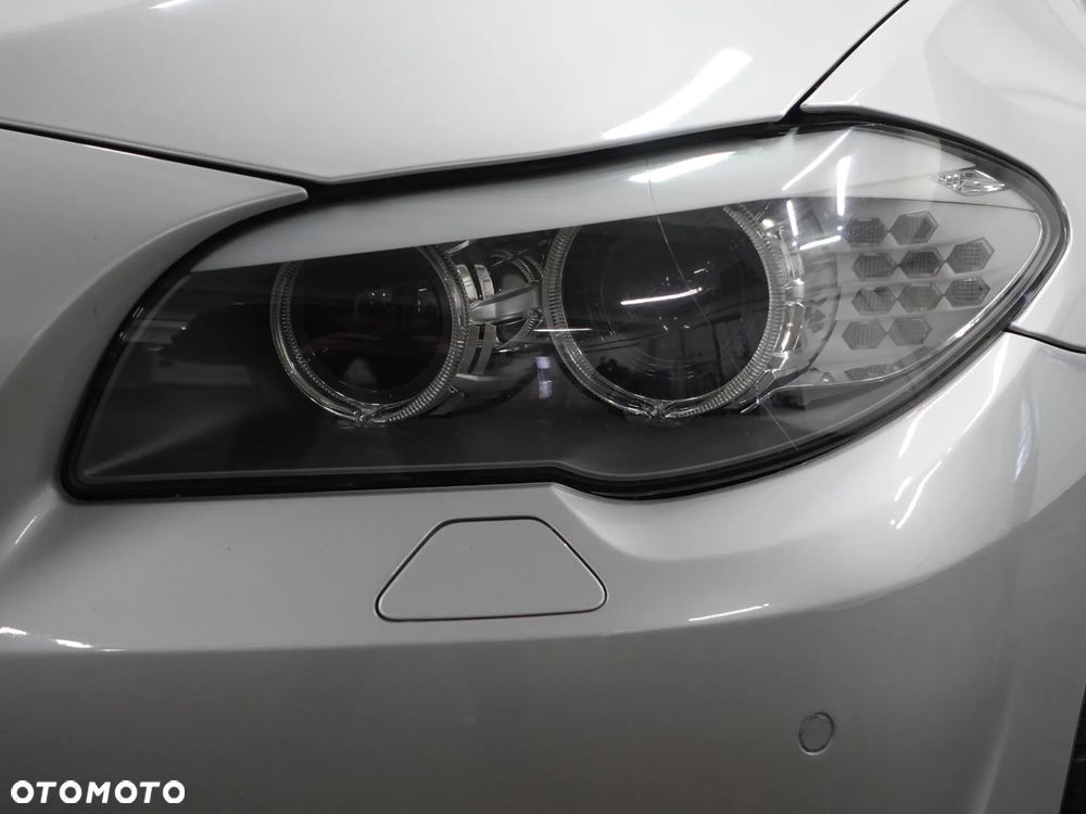 BMW Seria 5 528i - 14