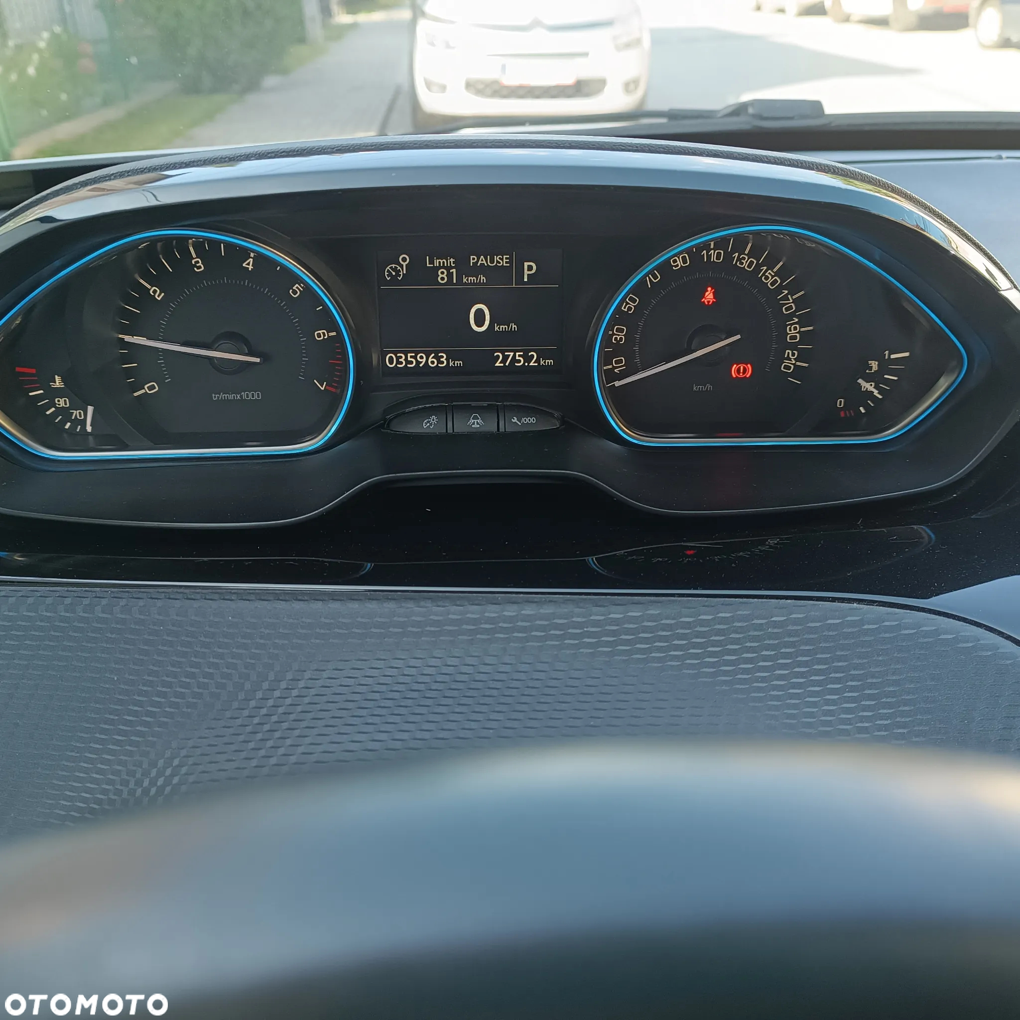 Peugeot 2008 - 9