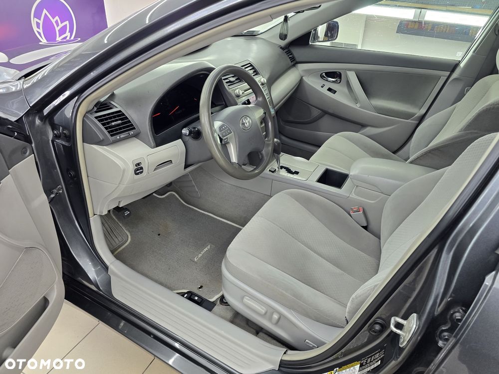 Toyota Camry - 7
