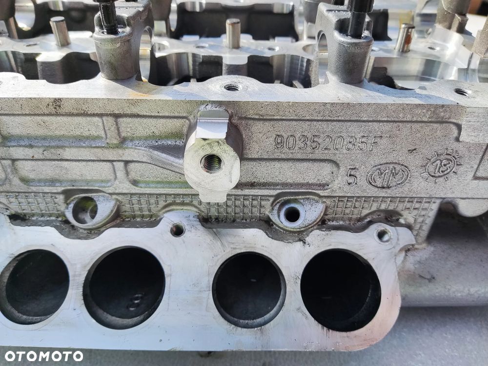 GRAND CHEROKEE WK2 3.0CRD GŁOWICA LEWA 90352084F - 2