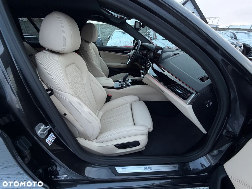BMW Seria 5 520d Luxury Line - 36