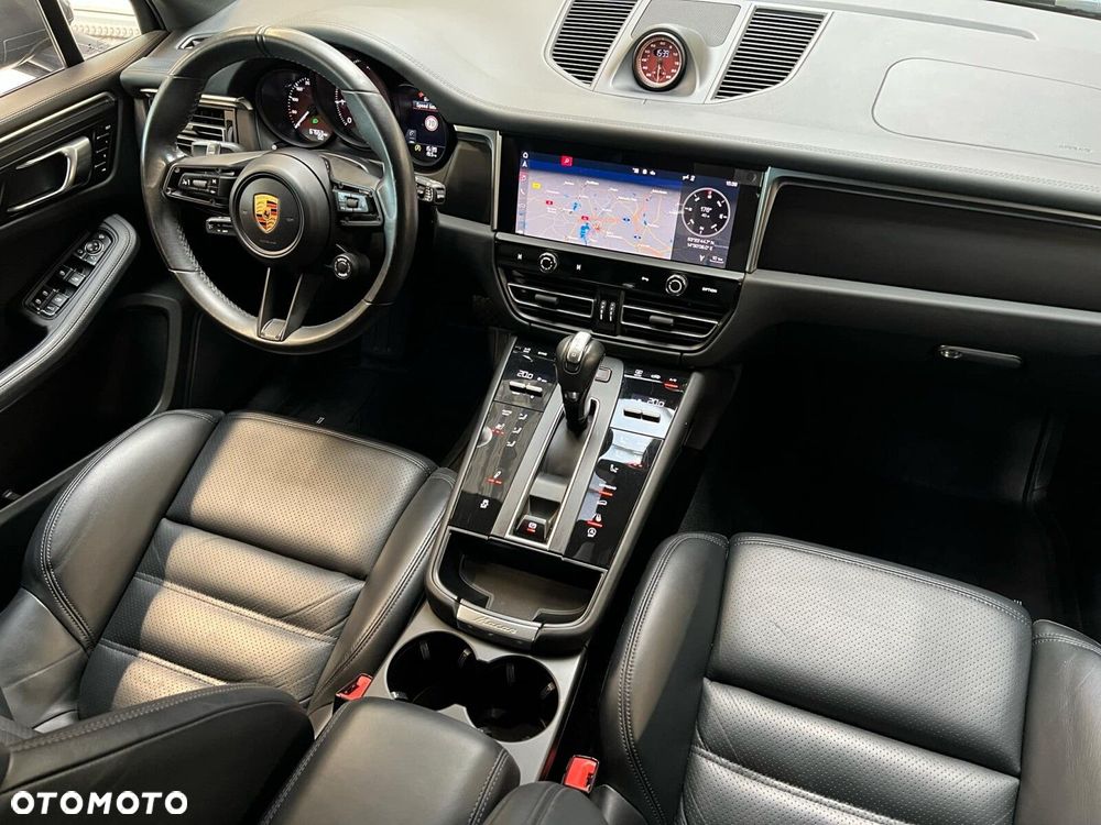 Porsche Macan T - 13