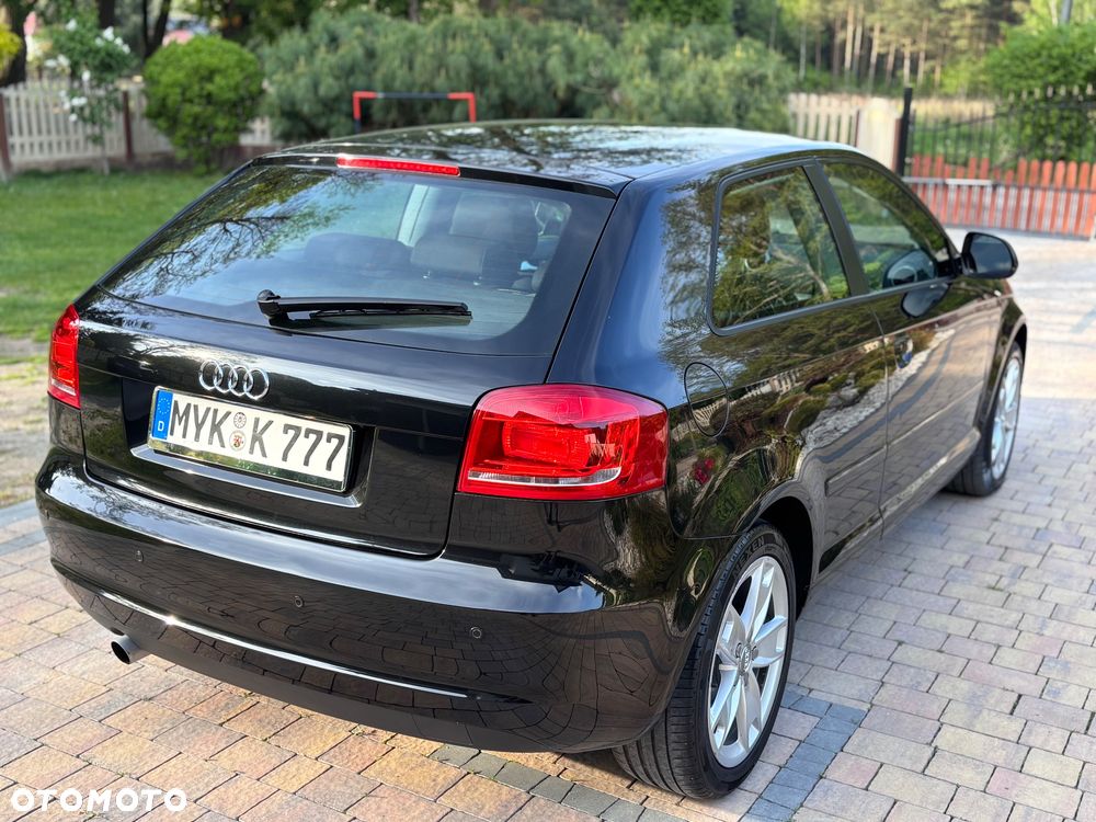 Audi A3 3-drzwiowe 1.6 Ambition - 12