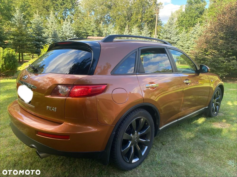 Infiniti FX - 10