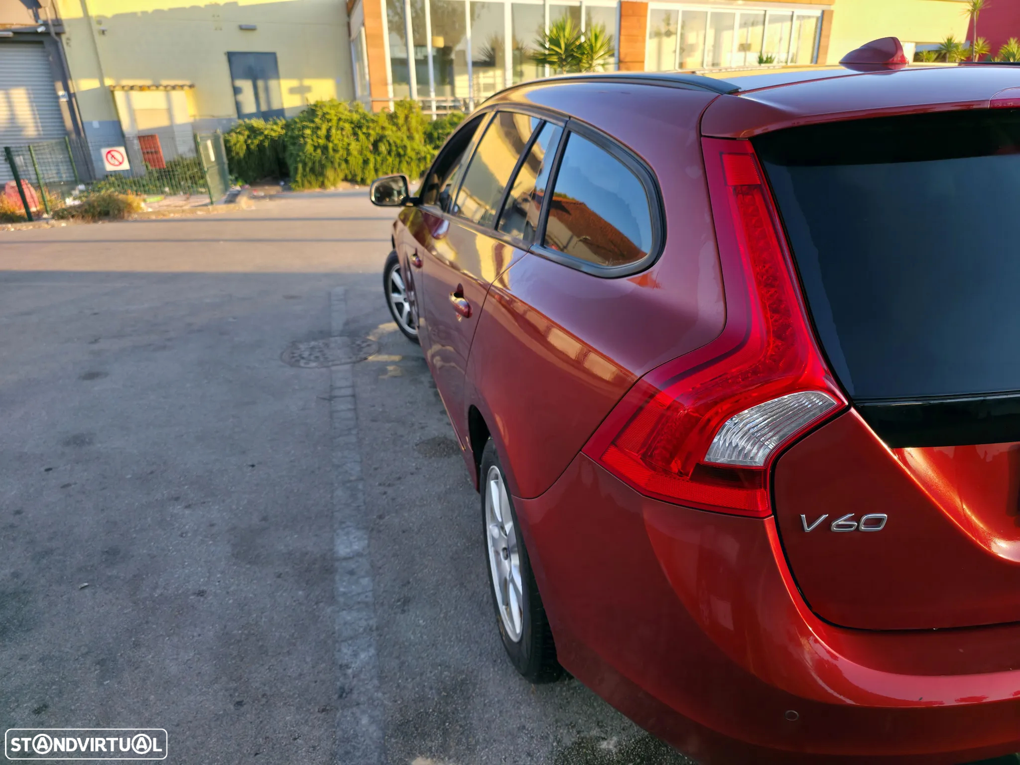 Volvo V60 1.6 D2 Drive Kinetic Start/Stop - 4