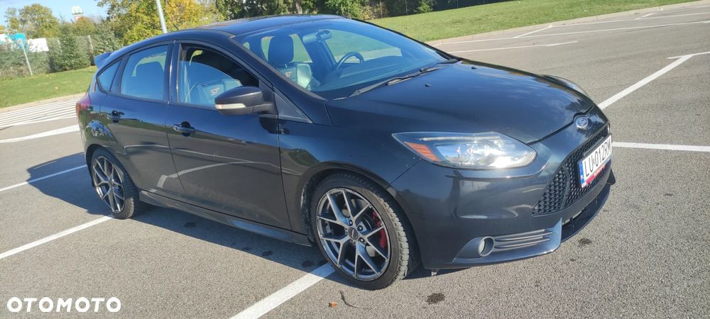 Ford Focus 2.0 EcoBoost ST mit Leder-Sport-Paket - 4