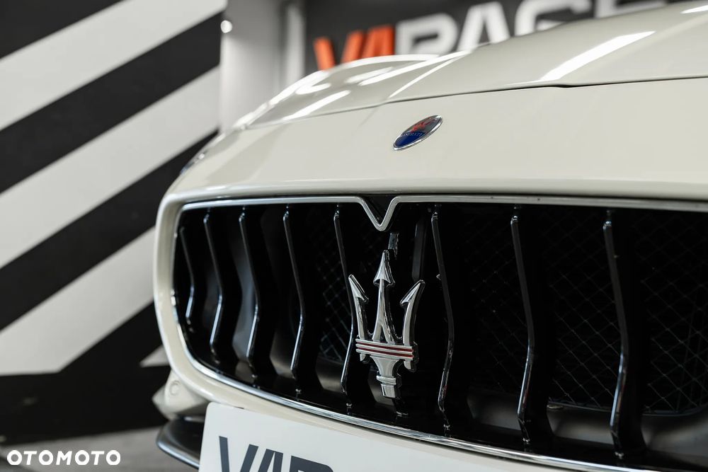 Maserati GranTurismo S - 13