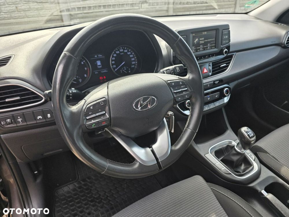 Hyundai i30 1.4 Trend - 27