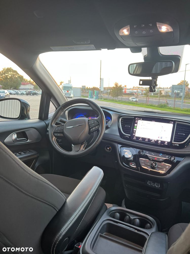 Chrysler Pacifica - 5