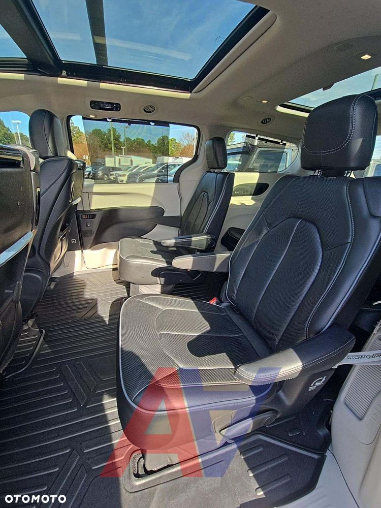 Chrysler Pacifica - 6