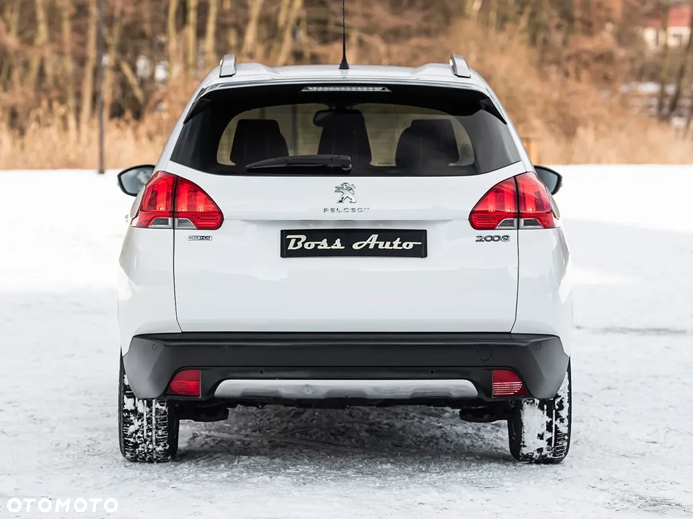 Peugeot 2008 1.6 BlueHDi Allure S&S - 11