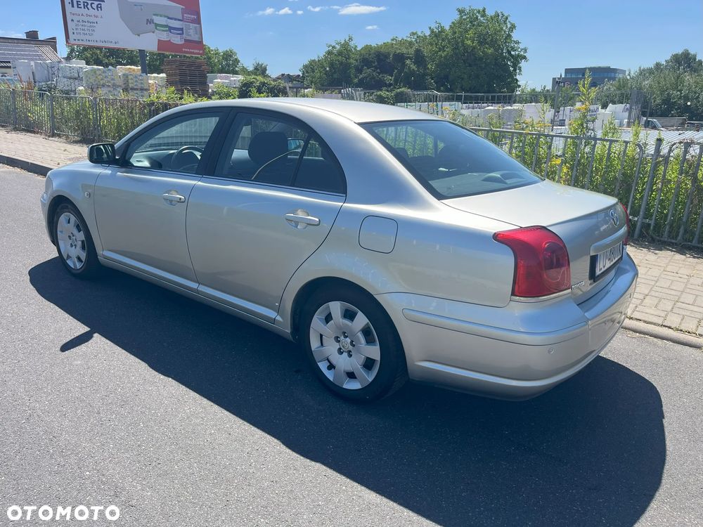 Toyota Avensis 1.8 VVT-i - 20