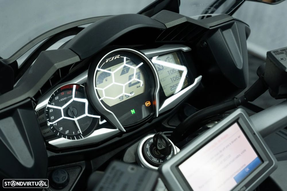 Yamaha FJR FJR1300 - 16