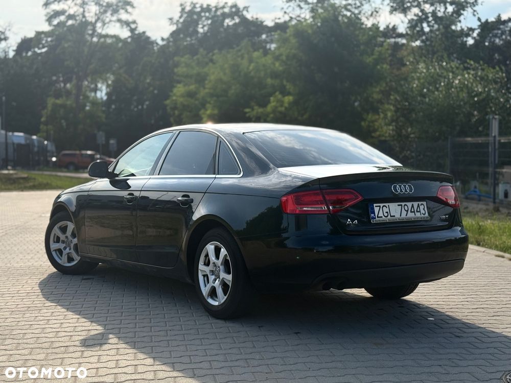 Audi A4 Limousine - 4