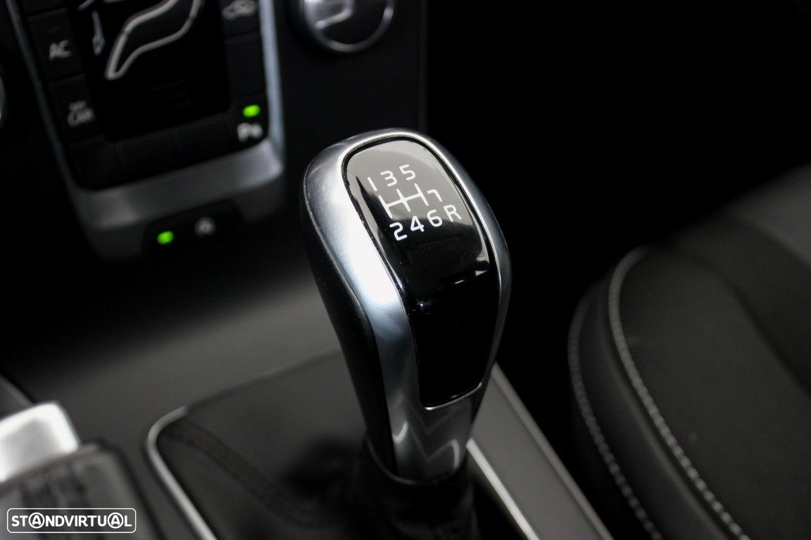 Volvo V40 - 24