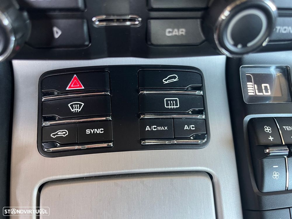 Porsche Cayenne Standard - 31