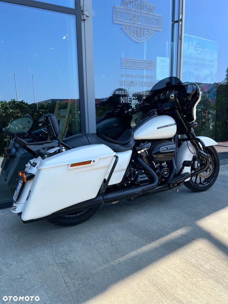 Harley-Davidson Touring Street Glide - 2