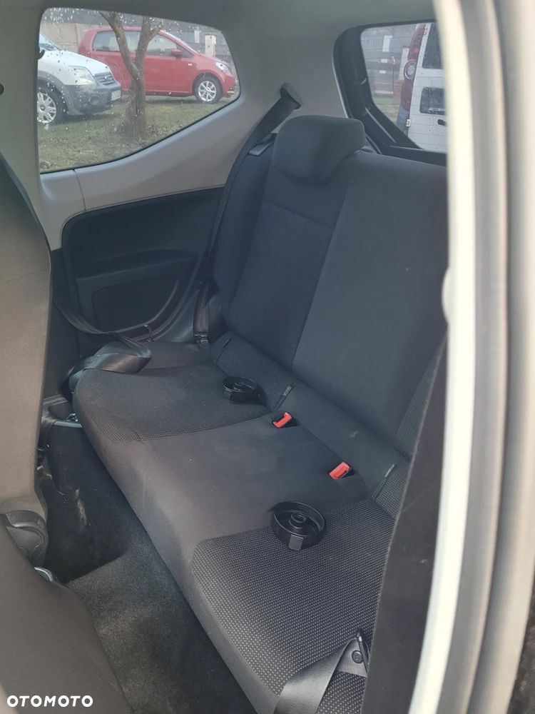 Volkswagen up! high - 5