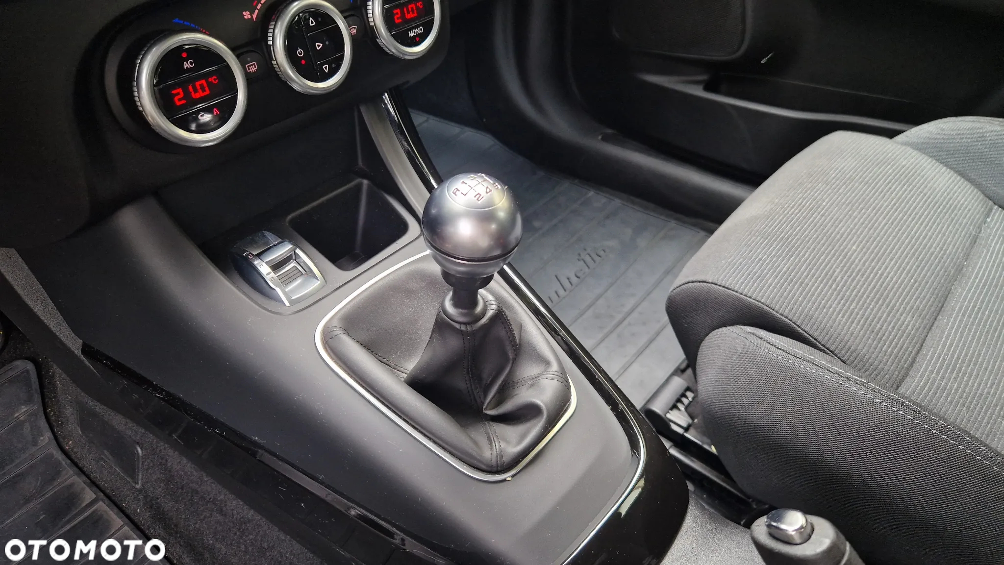 Alfa Romeo Giulietta 1.4 TB MultiAir Distinctive - 16