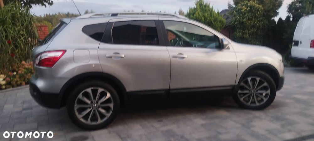Nissan Qashqai 2.0 dCi 4 x 4 DPF tekna - 15