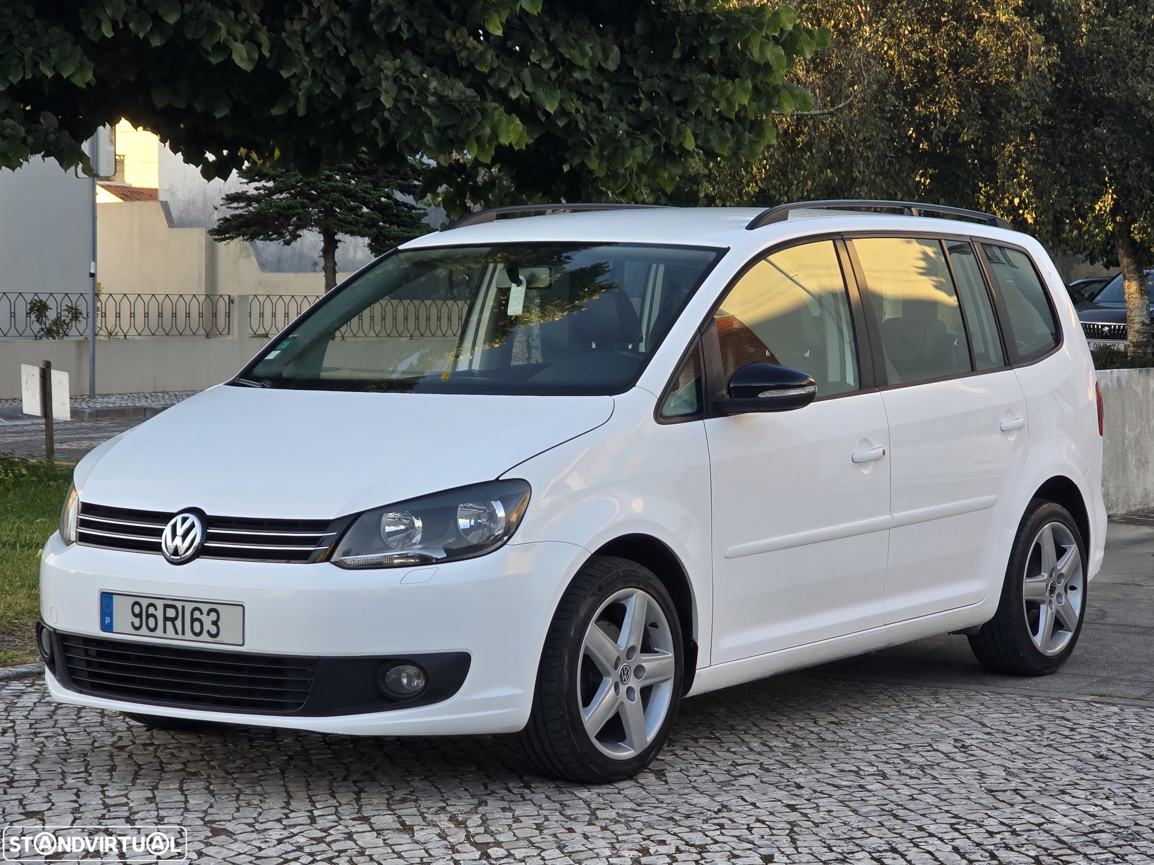 VW Touran 1.6 TDI Blue.Confortline 7L - 2