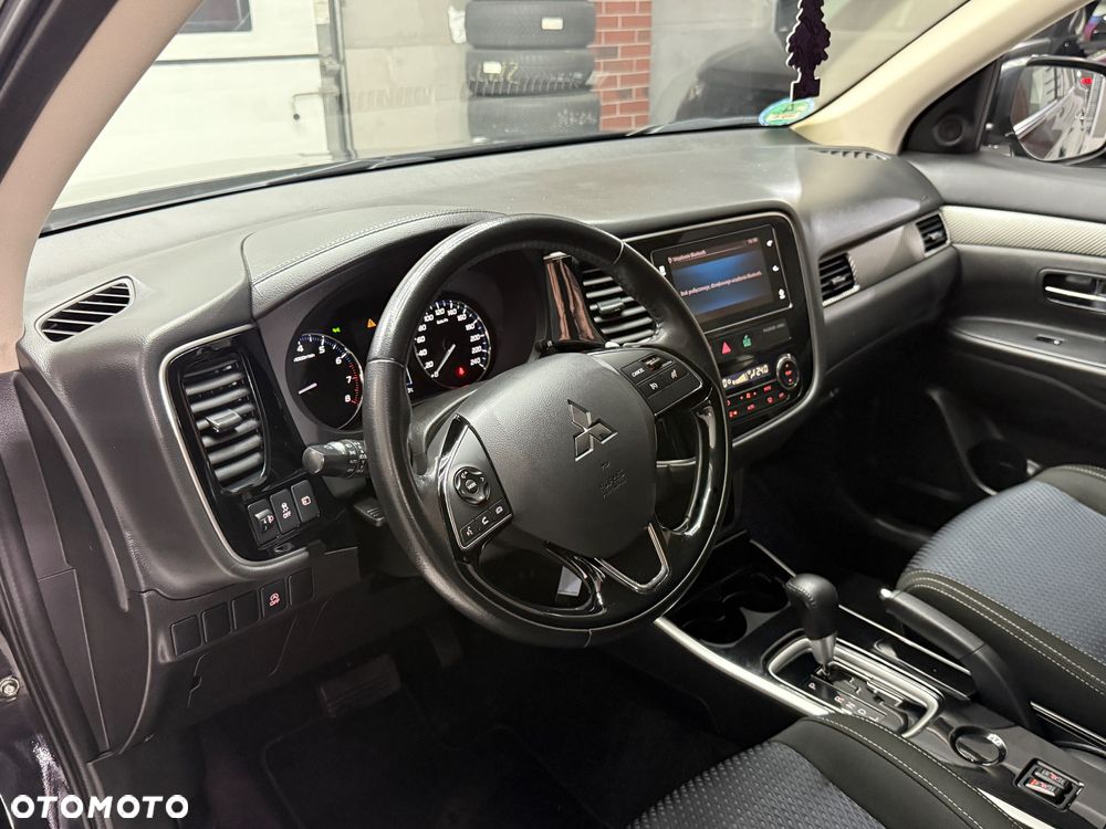 Mitsubishi Outlander 2.0 2WD CVT Diamant - 16