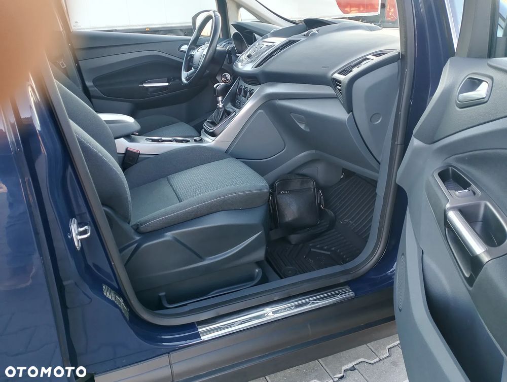 Ford Grand C-MAX - 10