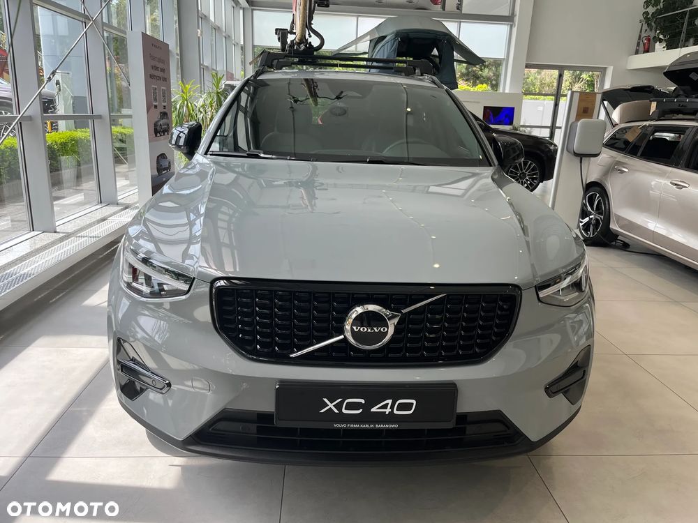 Volvo XC 40 B3 Plus Dark - 3