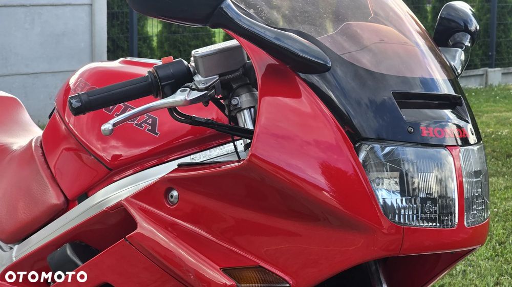 Honda VFR - 12