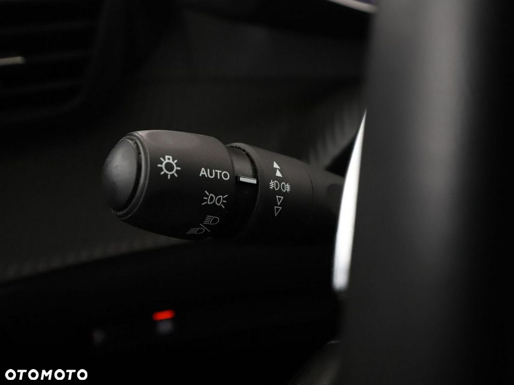 Peugeot 2008 PureTech 130 Allure S&S EAT8 - 37