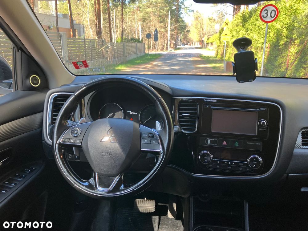 Mitsubishi Outlander 2.0 Intense + 4WD CVT - 10