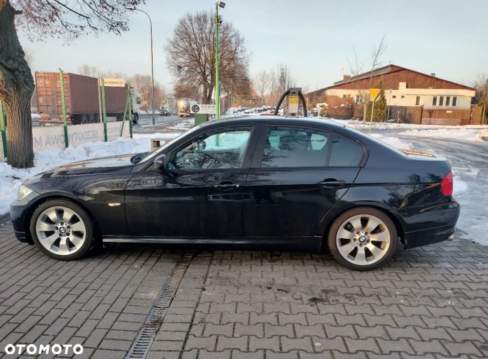 BMW Seria 3 318i - 1