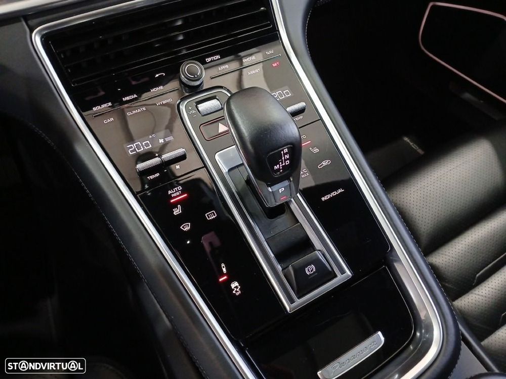 Porsche Panamera Sport Turismo 4 E-Hybrid - 31
