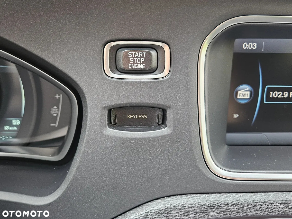 Volvo V40 D2 Momentum - 13