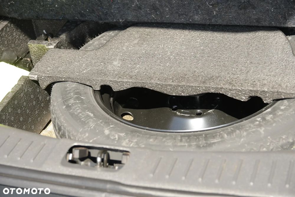 Ford Kuga 2.0 TDCi 2x4 Titanium - 21