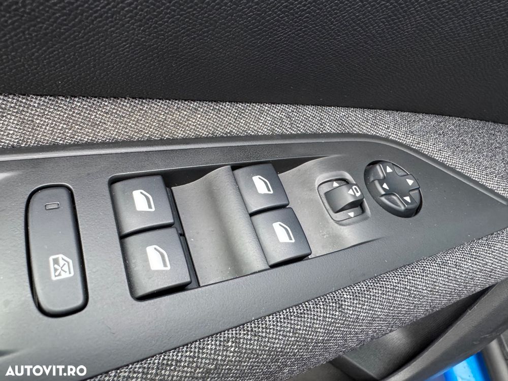 Peugeot 3008 PureTech 130 Stop & Start GPF EAT8 Allure - 27