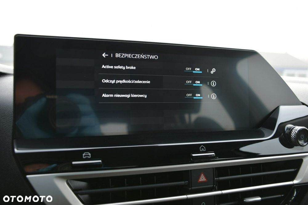 Citroën C4 1.2 PureTech Plus S&S - 23