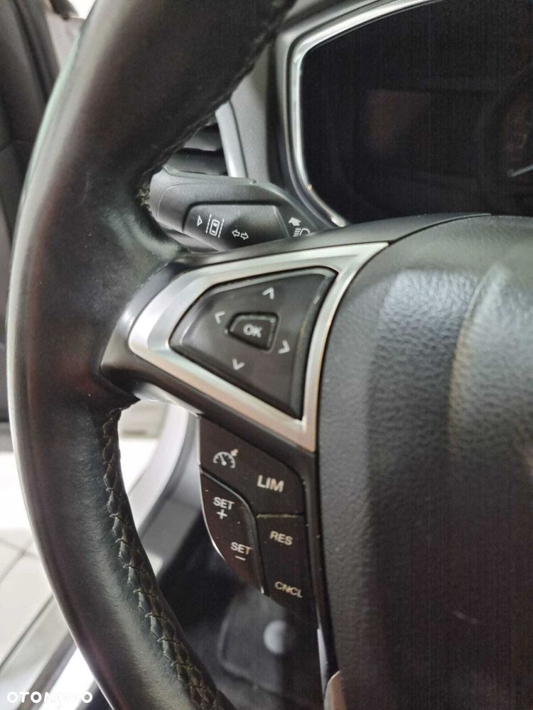 Ford Mondeo - 34