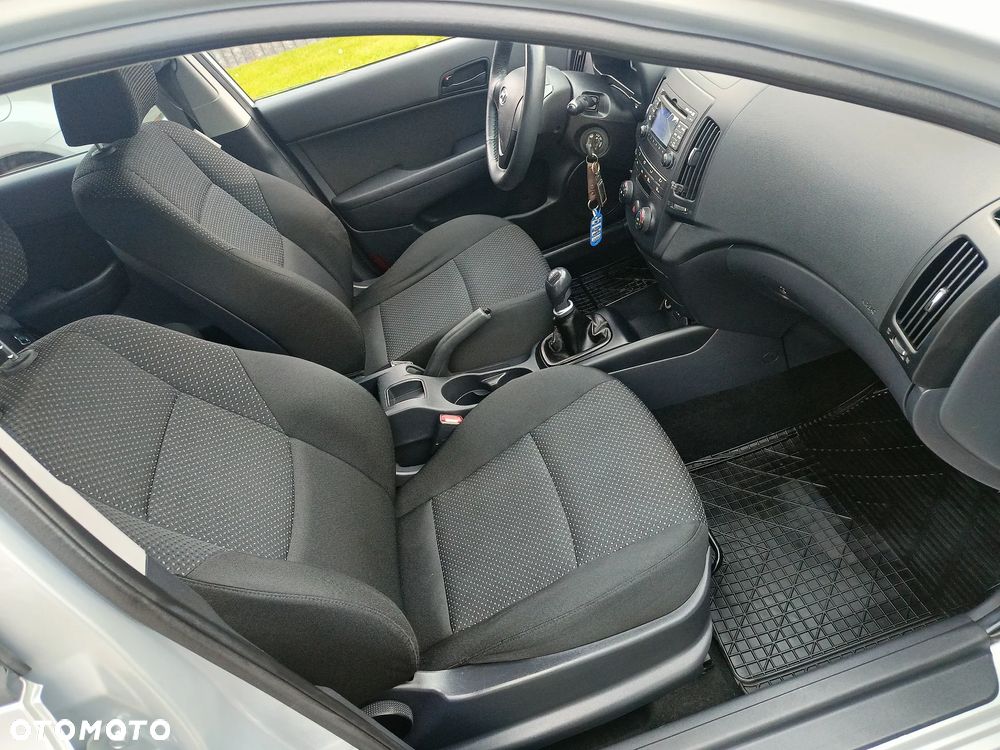 Hyundai i30 1.4 Classic + - 8