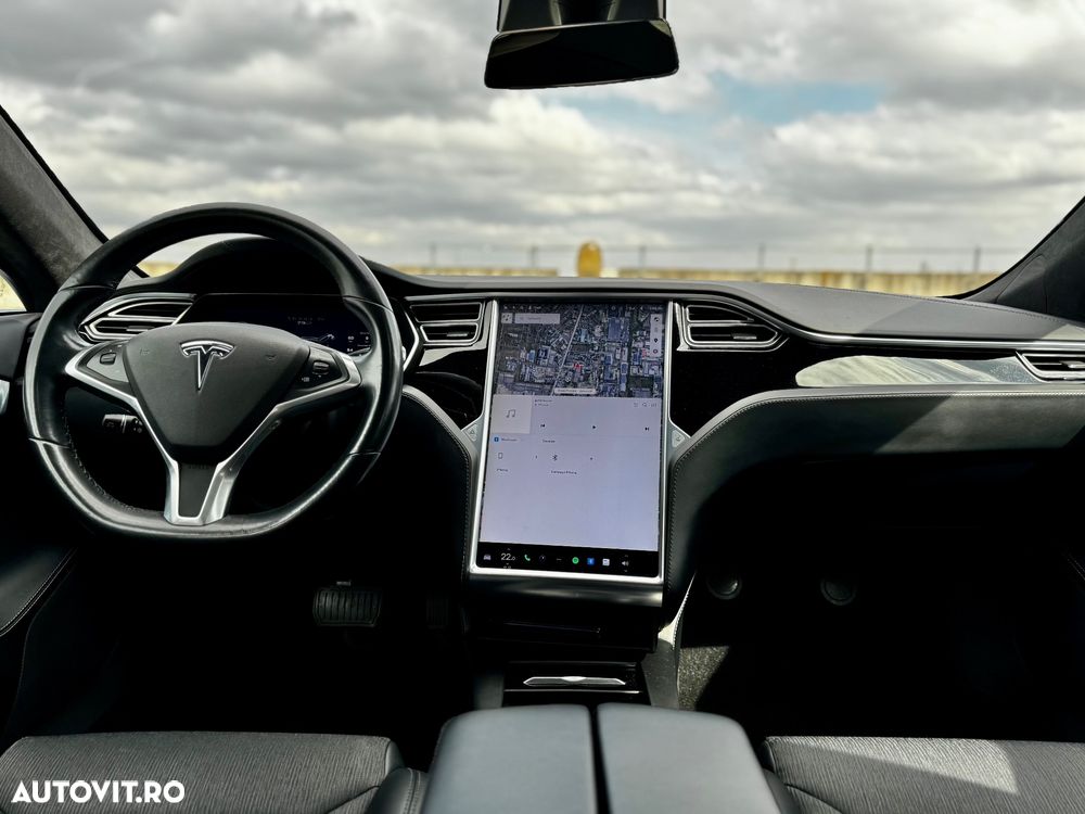 Tesla Model S - 11