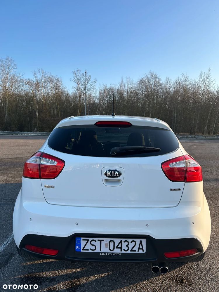 Kia Rio - 4