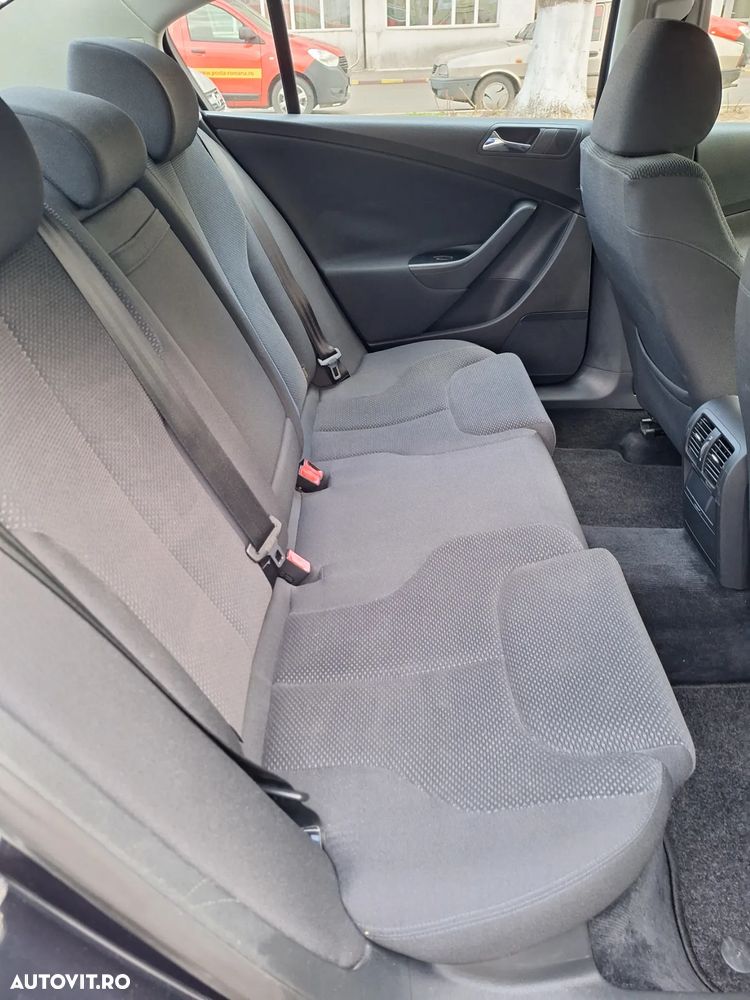 Volkswagen Passat 1.9 TDI DPF Highline - 7
