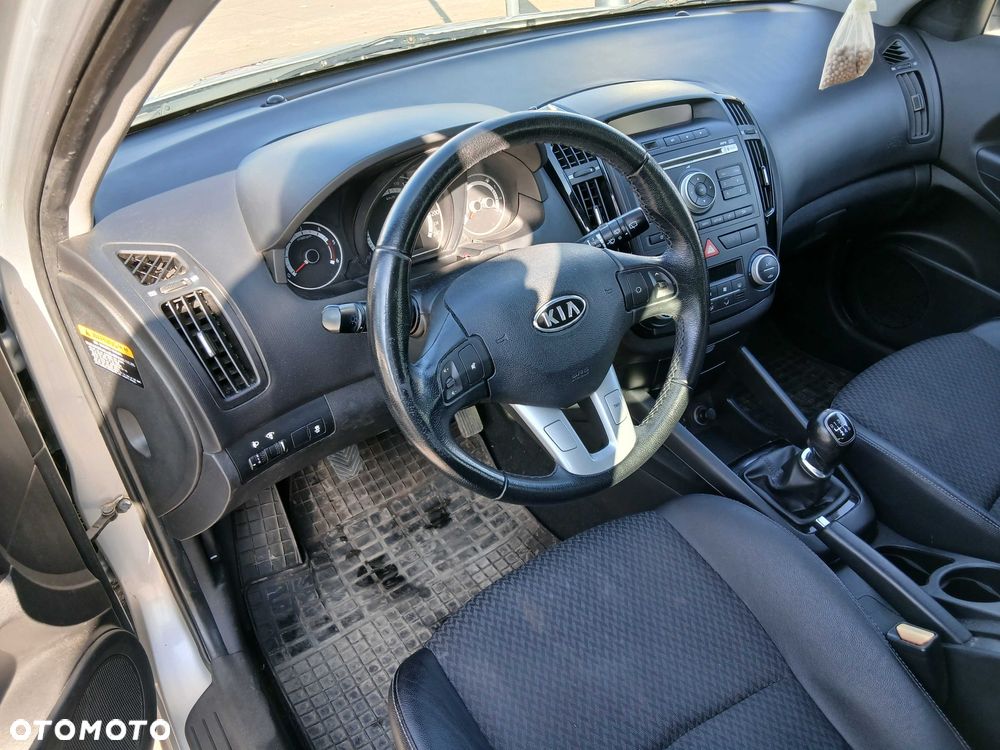 Kia Ceed - 6