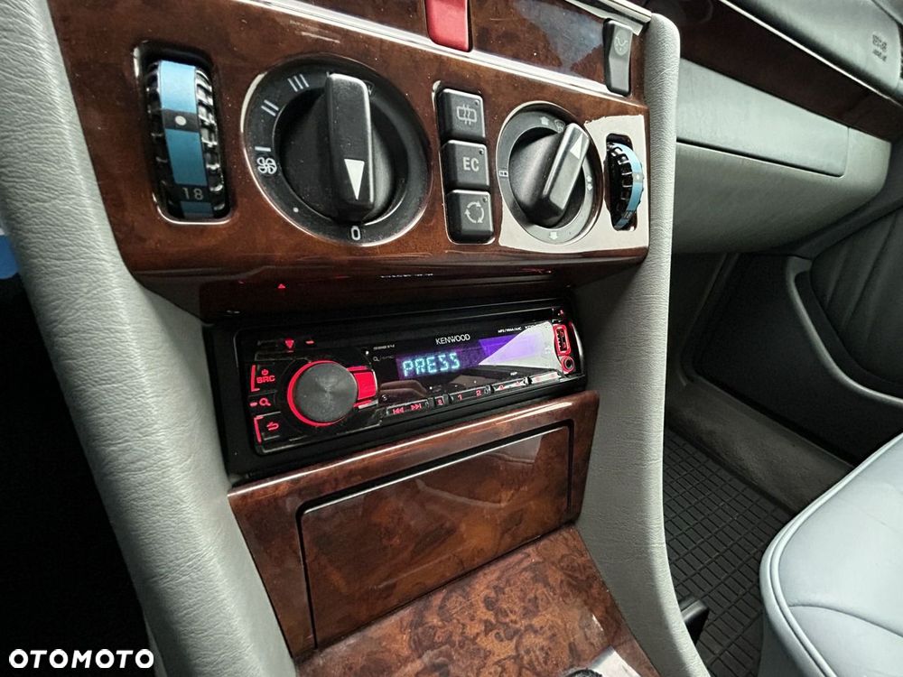 Mercedes-Benz Klasa E 200 Avantgarde - 12