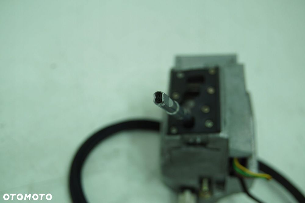 LEWAREK BIEGOW A2302671524 START STOP MERCEDES SL R230 02- - 2