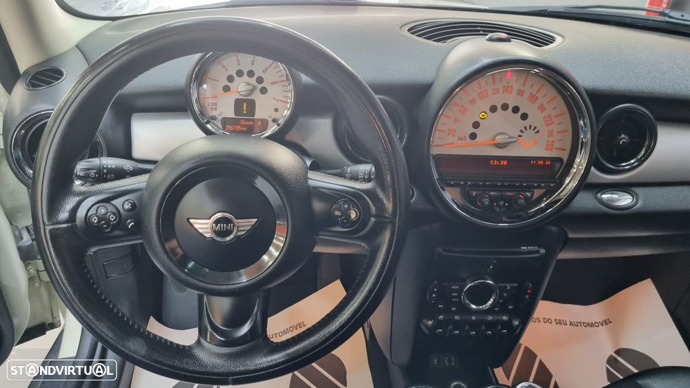 MINI Clubman Cooper D - 10