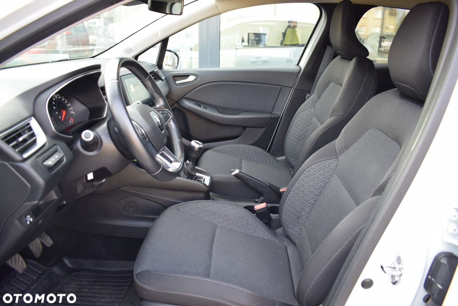 Renault Clio - 10