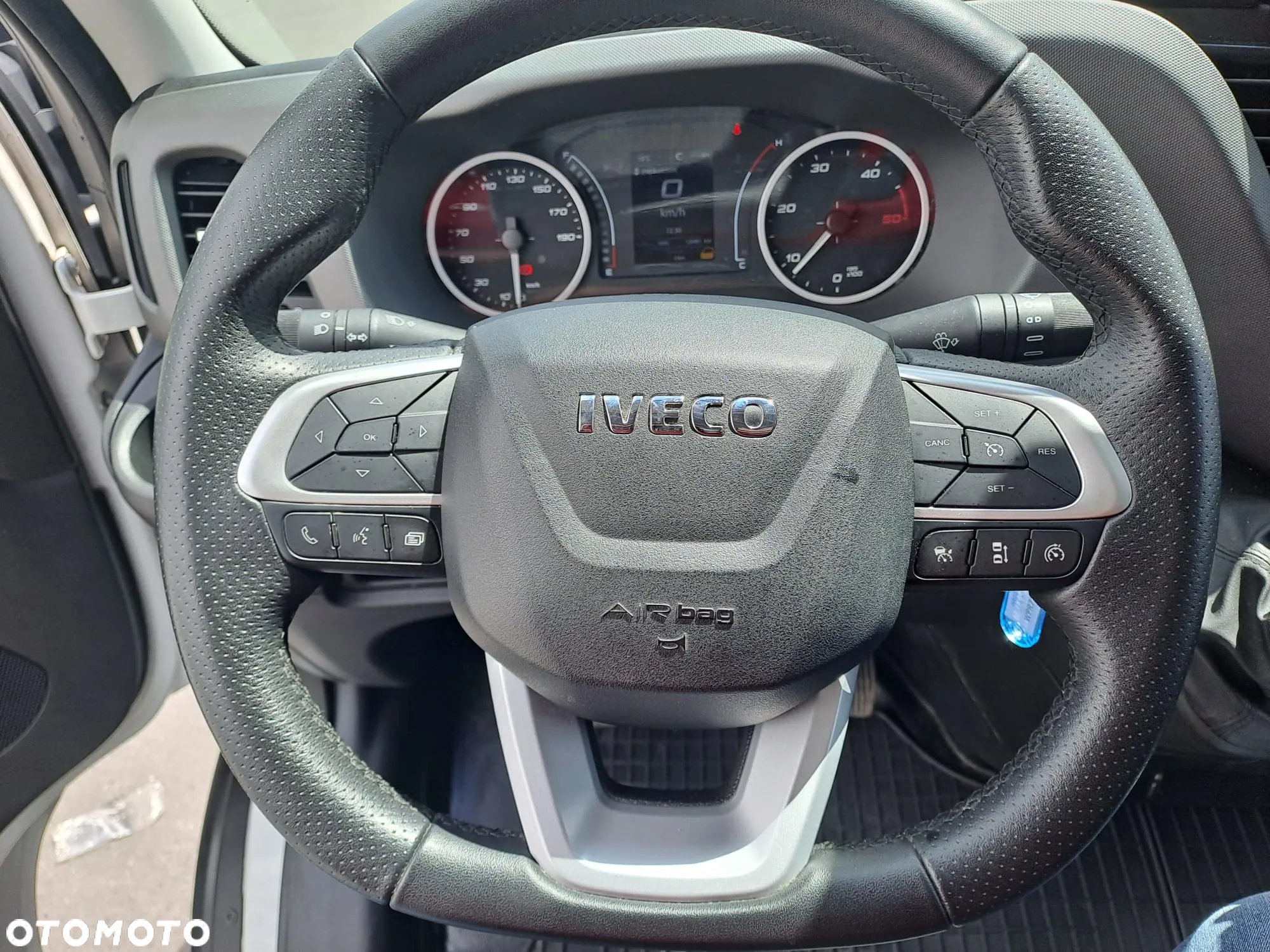 Iveco L4H2,  kamera , aktywny tempomat,  LED- gwarancja do 14/11/2025 - 6