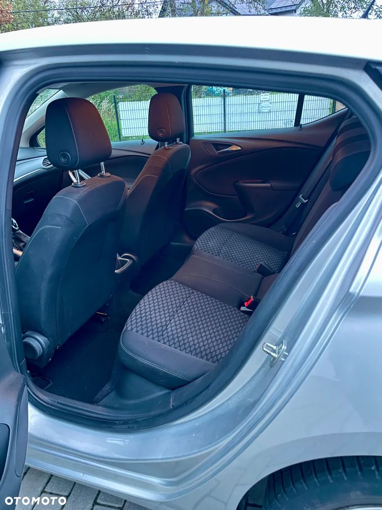 Opel Astra V 1.4 T Enjoy - 11