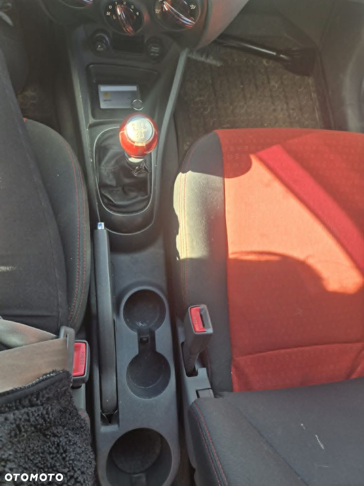 Kia Rio - 4